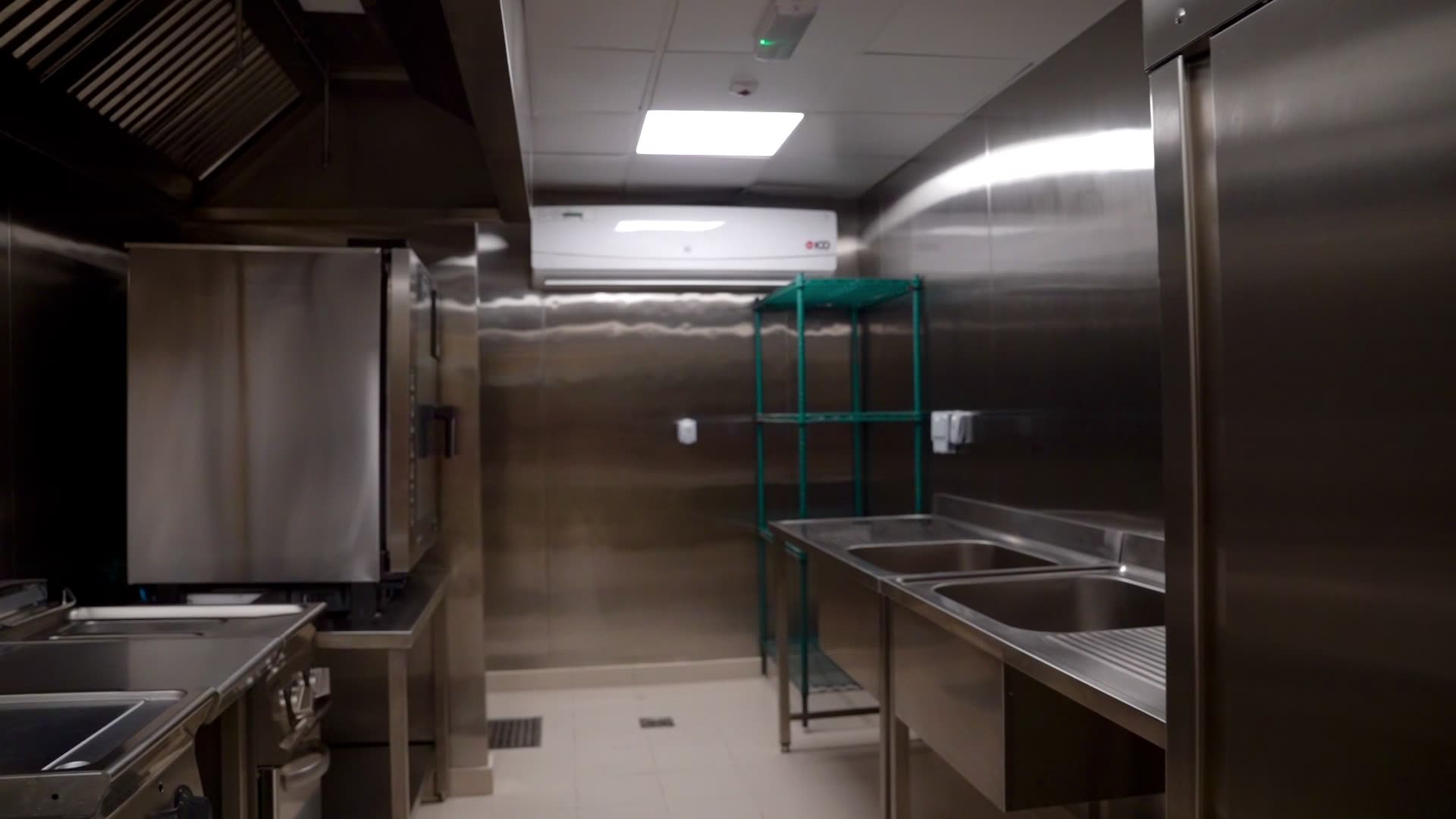 Royal Express facility walkthrough video — Dubai Investment Park cloud kitchen